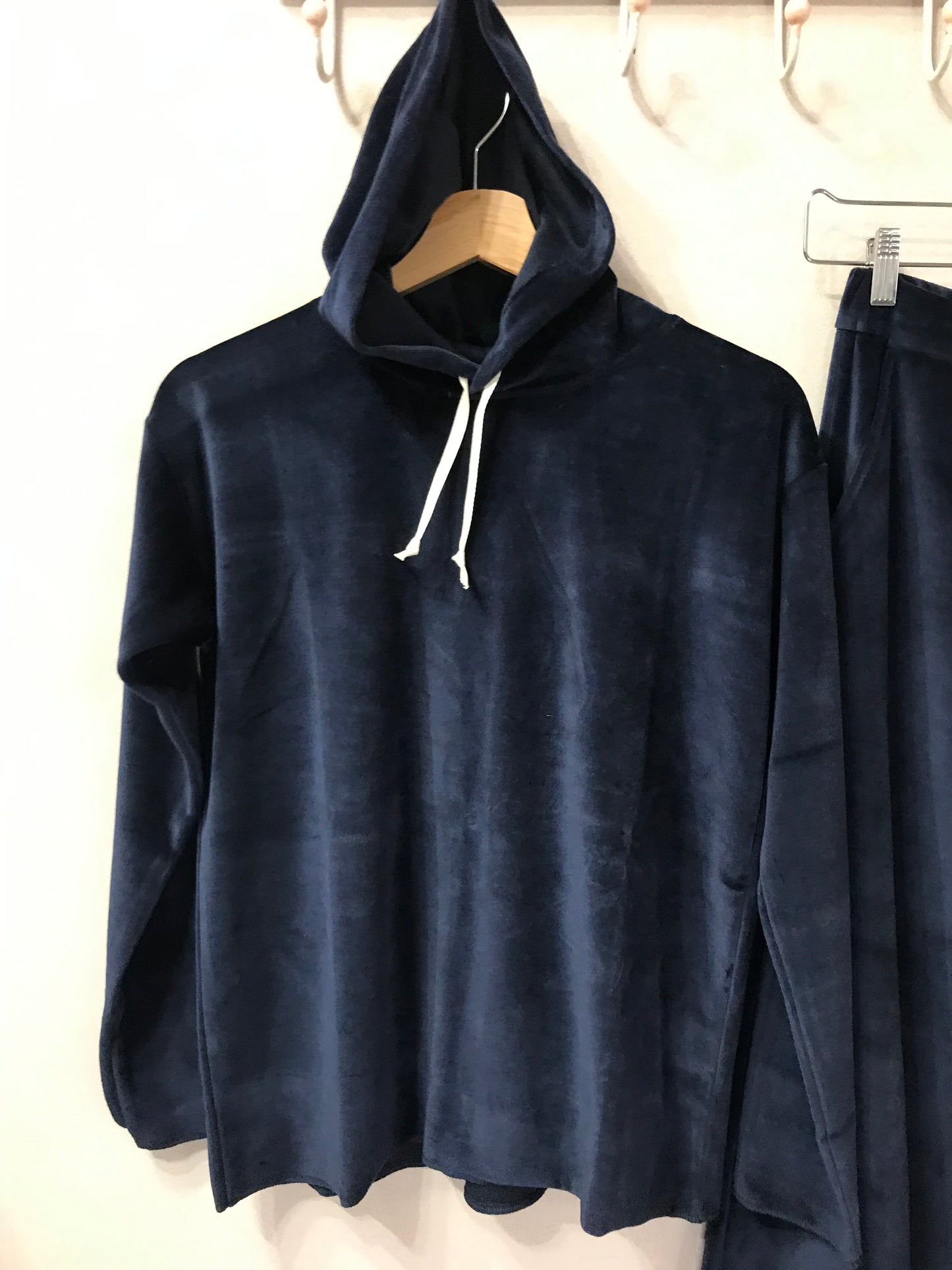 Completo in velluto colore blu
