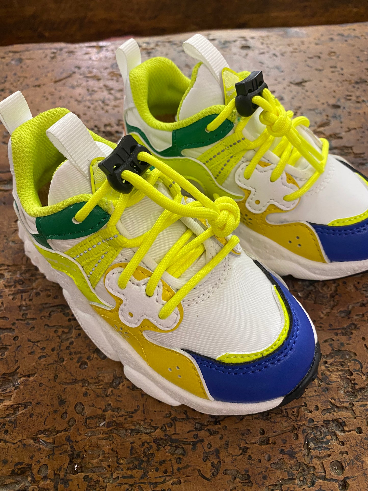 Sneakers in tessuto e pelle bianco/giallo/blu/arancio
