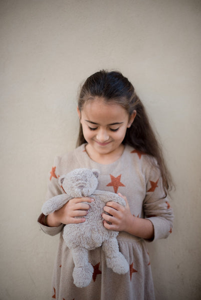 Giocattoli di legno e in stoffa per bambini