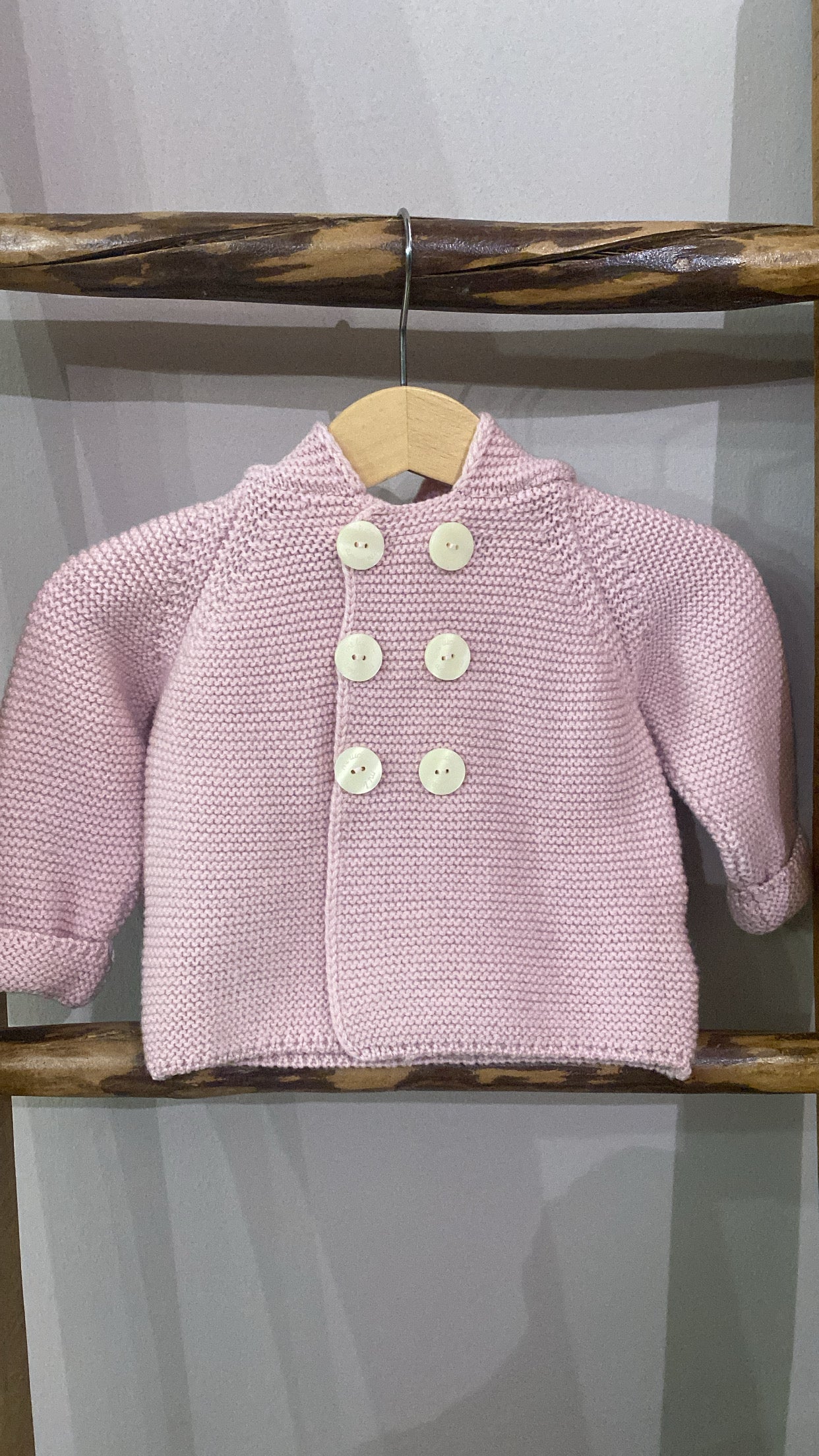 Cardigan Bunny in lana merino colore rosa polvere