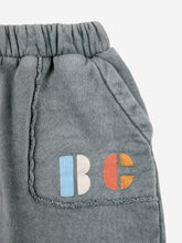 Carica l&#39;immagine nel visualizzatore di Gallery, BOBOCHOSES pantaloni bambino in felpa colore grigio
