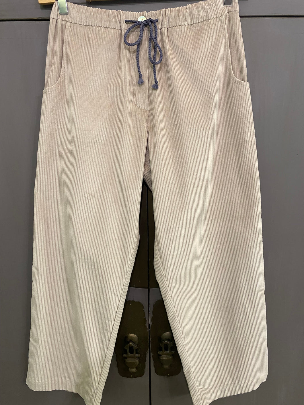 BOTTEGA DI GIORGIA pantaloni donna in velluto a costa media colore ghiaccio