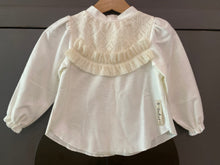 Carica l&#39;immagine nel visualizzatore di Gallery, MYMIKY camicia bambina in cotone colore latte con rouches

