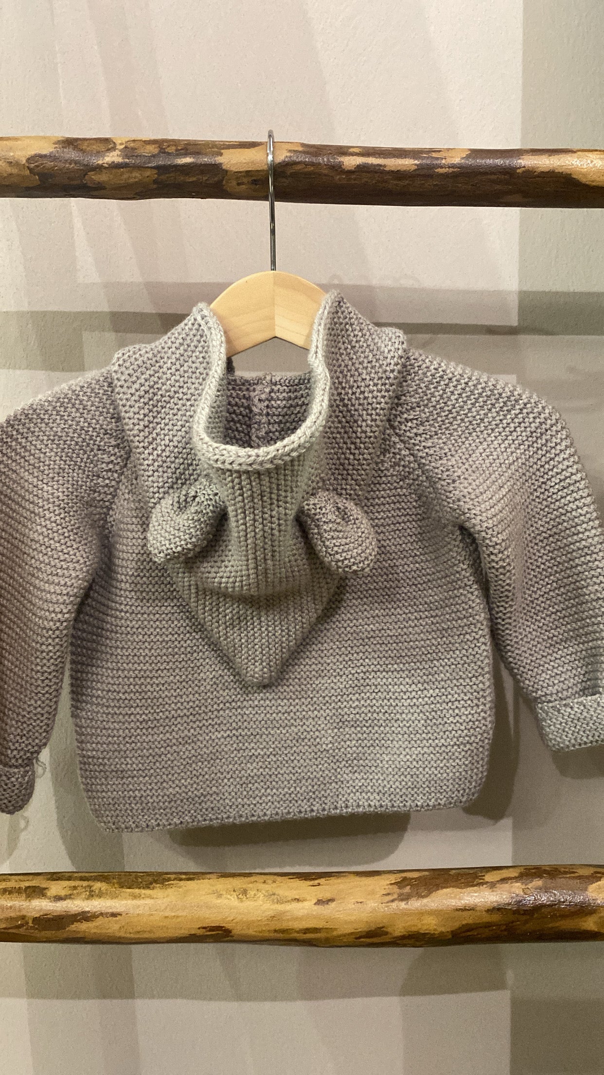 Cardigan Bunny in lana merino colore tortora