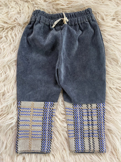 Pantalone in velluto a coste colore blu avio