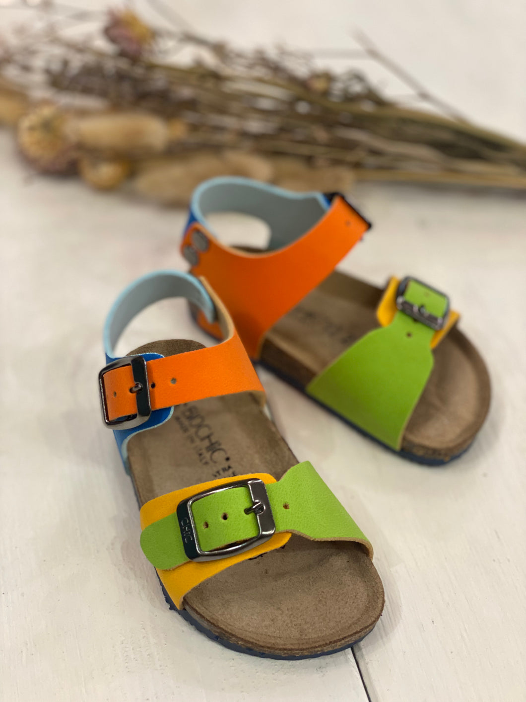 BIOCHIC sandali in pelle colore verde giallo arancio blu