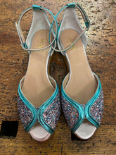 Carica l&#39;immagine nel visualizzatore di Gallery, HOPE sandalo donna glitter argento e verde acqua
