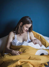Carica l&#39;immagine nel visualizzatore di Gallery, BABYBITES Sacco squalo giallo mostarda per adulto
