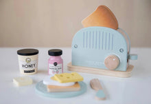 Carica l&#39;immagine nel visualizzatore di Gallery, LITTLE DUTCH tostapane in legno colore  menta
