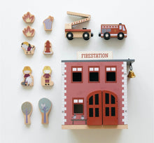 Carica l&#39;immagine nel visualizzatore di Gallery, LITTLE DUTCH caserma dei pompieri in legno
