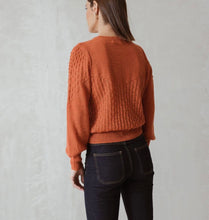 Carica l&#39;immagine nel visualizzatore di Gallery, Indi &amp; Cold cardigan donna in maglia colore arancio
