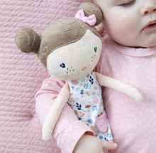 Carica l&#39;immagine nel visualizzatore di Gallery, LITTLE DUTCH Rosa bambola in peluche
