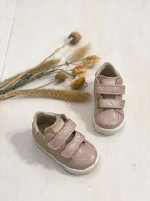 Carica l&#39;immagine nel visualizzatore di Gallery, FALCOTTO sneakers bambina in pelle rosa e oro
