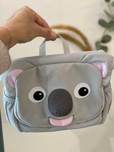 Un bellissimo accessorio che farà impazzire tutti i bambini, ideale per portare spazzolino, deodorante o salviette.