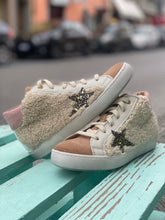 Carica l&#39;immagine nel visualizzatore di Gallery, DIANETTI sneakers in pelle e pelliccetta ecologica
