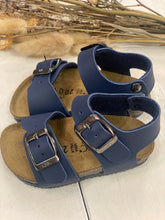 Carica l&#39;immagine nel visualizzatore di Gallery, BIOCHIC sandalo bambino in pelle blu
