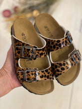 Carica l&#39;immagine nel visualizzatore di Gallery, Biochic ciabatta doppia fascia pelle animalier
