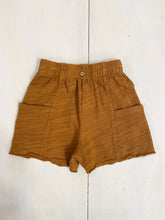 Carica l&#39;immagine nel visualizzatore di Gallery, PLAY UP pantaloncino bambino in maglia di cotone colore curcuma
