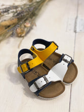 Carica l&#39;immagine nel visualizzatore di Gallery, BIOCHIC sandali bambino in pelle colore blu bianco giallo
