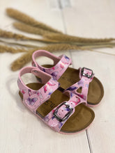 Carica l&#39;immagine nel visualizzatore di Gallery, BIOCHIC sandali in pelle rosa con farfalle
