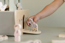 Carica l&#39;immagine nel visualizzatore di Gallery, LITTLE DUTCH Arca di Noe’ in legno
