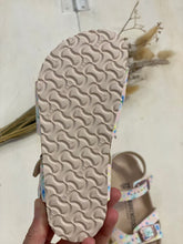 Carica l&#39;immagine nel visualizzatore di Gallery, BIRKENSTOCK Rio sandalo bambina stampa floreale
