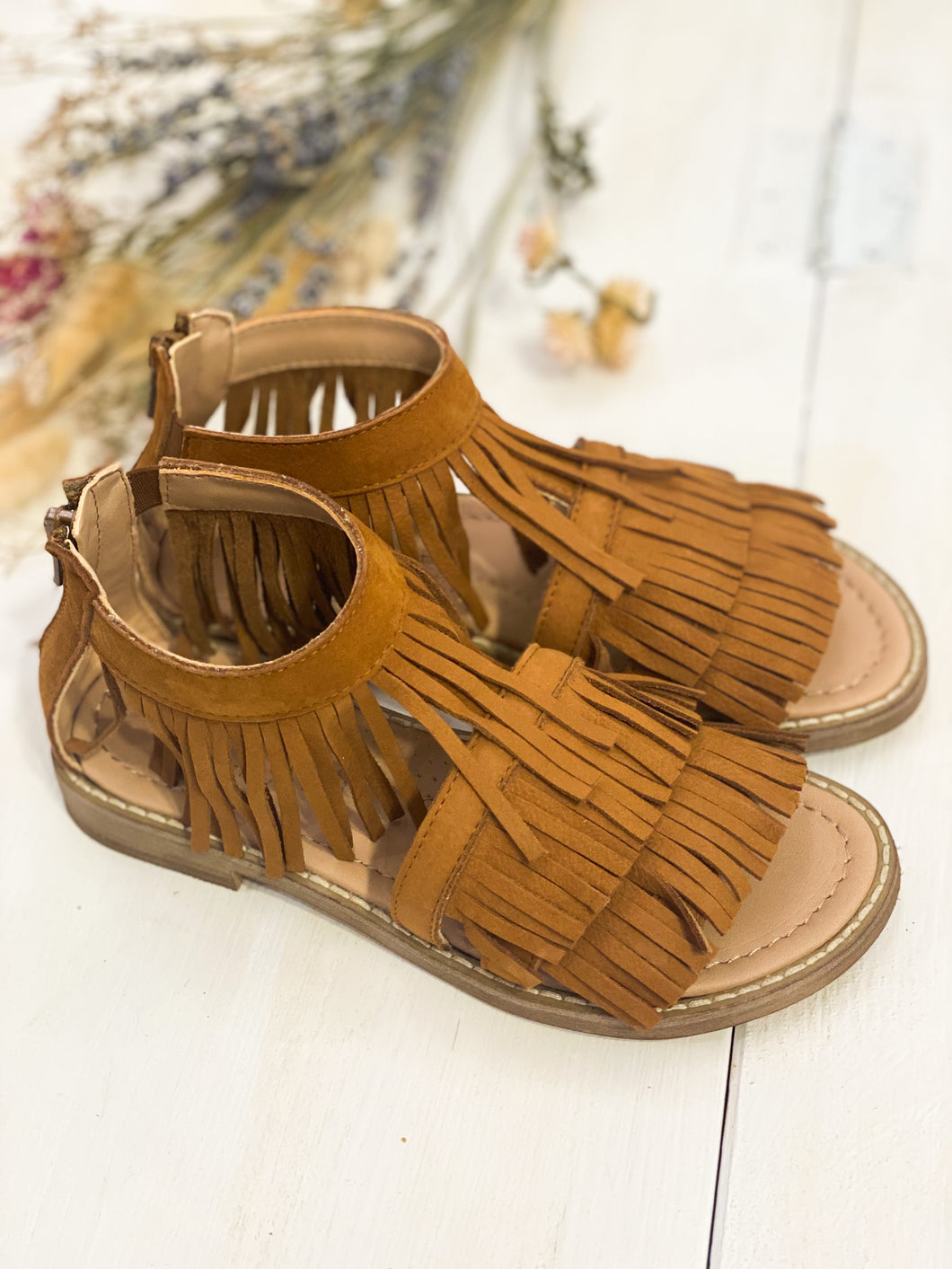 DIANETTI Sandali in crosta colore terra con frange