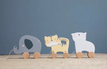 Carica l&#39;immagine nel visualizzatore di Gallery, LITTLE DUTCH Elefante in legno da tirare con cordicella in legno
