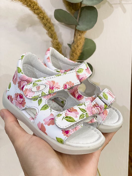 Sandalini in pelle bianca stampa fiori rosa