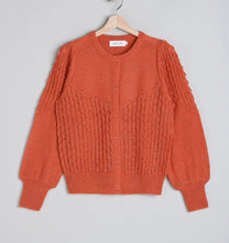 Carica l&#39;immagine nel visualizzatore di Gallery, Indi &amp; Cold cardigan donna in maglia colore arancio
