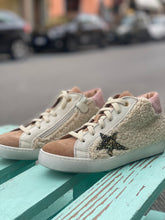 Carica l&#39;immagine nel visualizzatore di Gallery, DIANETTI sneakers in pelle e pelliccetta ecologica
