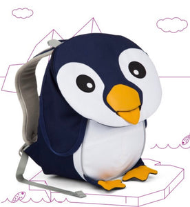 Parte della linea Small Water Friends del marchio tedesco Affenzhan, questo bellissimo zainetto per l’asilo farà impazzire qualunque bambino e piacerà anche agli adulti perché eco-friendly e ricco di dettagli tecnici di alta qualità! Piccolo ma capiente (4 litri di capacità), non è solamente un semplice zainetto, ma anche un fantastico compagno di giochi, un amico di mille avventure e un giocattolo 3D che stimolerà la fantasia, aiuterà la manualità e incoraggerà i bambini ad inventare infinite storie! 